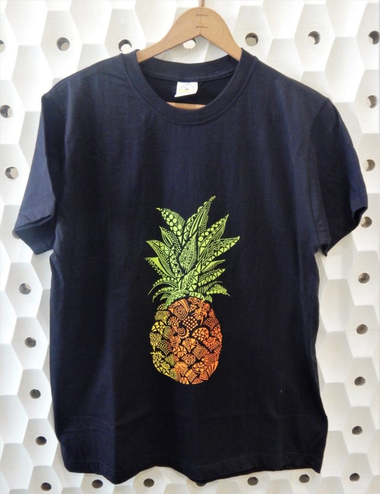 How To Make A Perfect Self-Painted DIY T-shirt