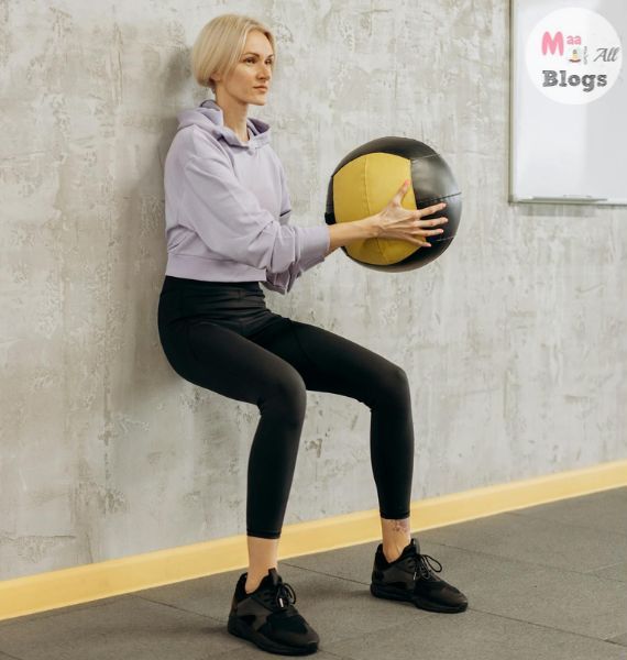 Ever heard of vaginal weightlifting? Yes, it exists, and it could be the best way to strengthen your pelvic floor muscles & fix pelvic floor dysfunction!