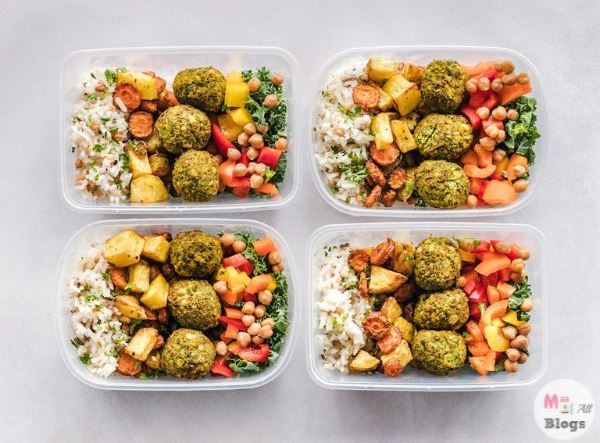 Simplify your life with these easy lunch box hacks! From prepping to packing, these tips save time & ensure that your kid actually eats their lunch!