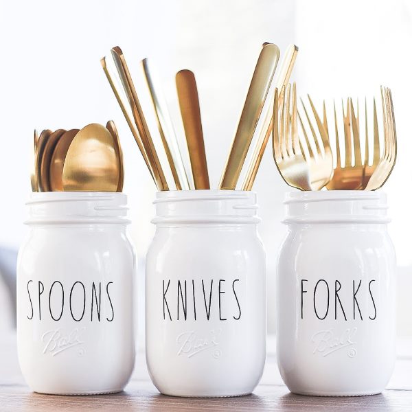 Here are some awesome Eco-Friendly Craft Ideas you can make by upcycling or recycling items you already have lying around the house!