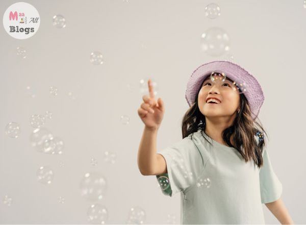 Keep your bouncy toddler engaged for a good while as they strengthen their fine motor skills with these easy, fun and low-cost activities!