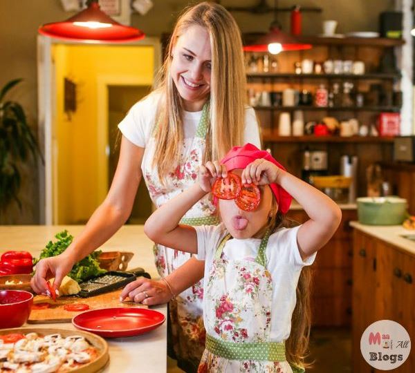 Here is a bunch of practical life hacks for Moms that are nothing short of genius! Simplify your life and make more time to enjoy with your family!